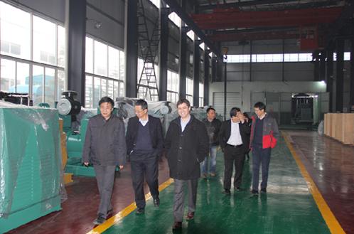 康明斯發(fā)電機組事業(yè)部副總裁蒞臨星光指導工作2
